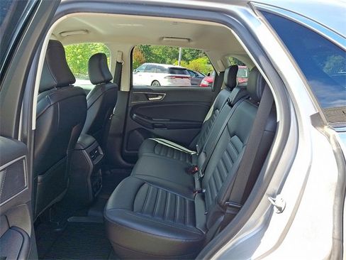 Used 2022 Ford Edge SEL w/ Convenience Package image 11