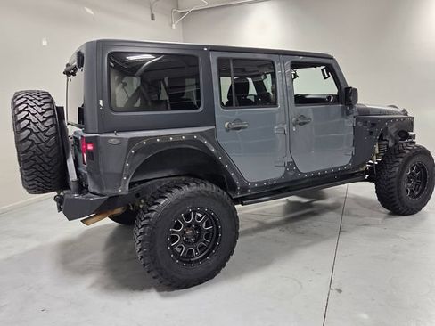 Used 2014 Jeep Wrangler Unlimited Rubicon w/ Max Tow Package AWD/4WD image 12
