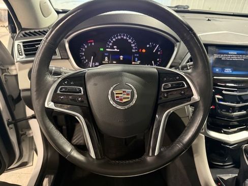 Used 2016 Cadillac SRX Luxury image 12