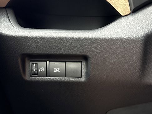 Used 2022 Toyota RAV4 XLE image 18