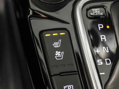 Used 2025 Kia Seltos SX w/ SX Sunroof Package image 11