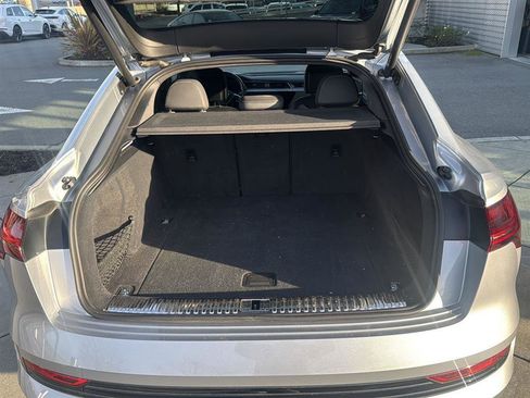 Used 2023 Audi e-tron Premium Plus w/ Premium Plus Package image 16