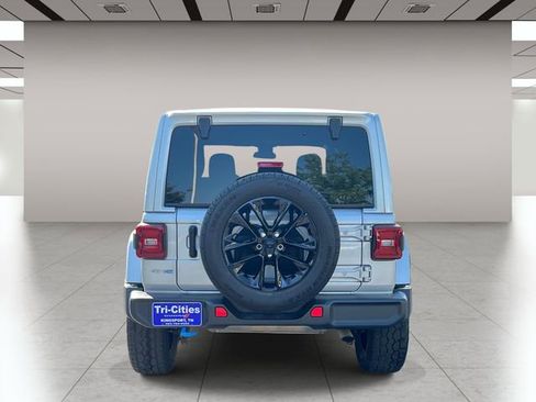 Used 2024 Jeep Wrangler Unlimited Sahara AWD/4WD image 4