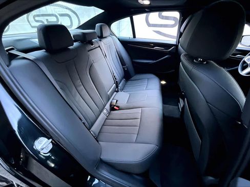 Used 2023 BMW 530i 530i w/ M Sport Package image 21