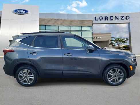 Used 2021 Kia Seltos S FWD image 4