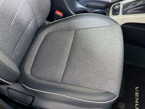 Certified 2024 Hyundai Venue Limited FWD image 33