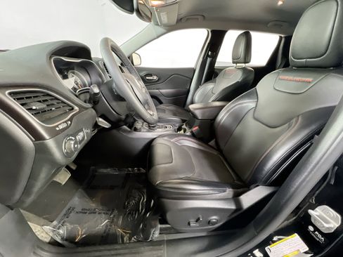 Used 2022 Jeep Cherokee Trailhawk w/ Premium Leather Package image 20