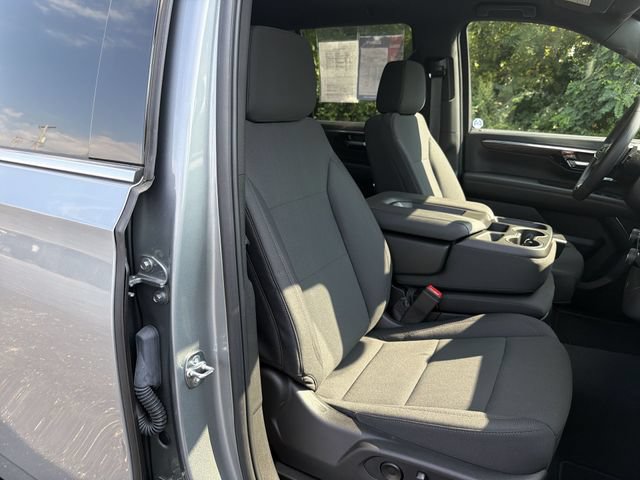 Used 2025 Chevrolet Tahoe 4WD image 18