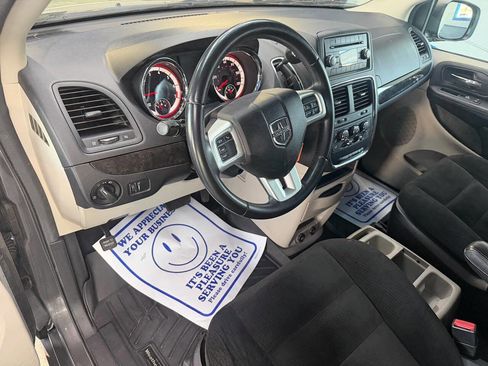 Used 2016 Dodge Grand Caravan SE w/ Quick Order Package 29E SE FWD image 14