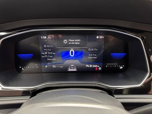 Used 2024 Volkswagen Jetta SE image 15