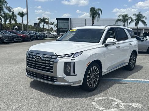 Certified 2025 Hyundai Palisade Calligraphy AWD/4WD image 2