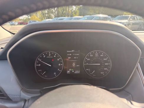Used 2025 Subaru Outback Limited AWD/4WD image 3