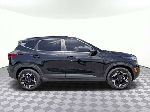 Used 2024 Kia Seltos EX FWD image 3