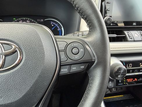 Used 2021 Toyota RAV4 Limited AWD/4WD image 18