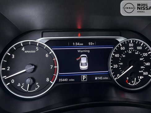 Used 2023 Nissan Sentra SR w/ SR Premium Package FWD image 8