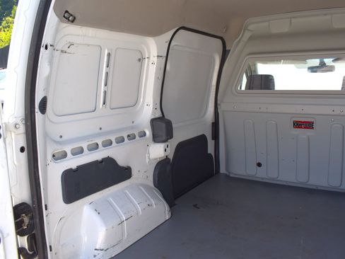 Used 2013 Ford Transit Connect XLT FWD image 10