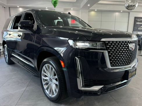 Used 2023 Cadillac Escalade ESV Luxury image 9