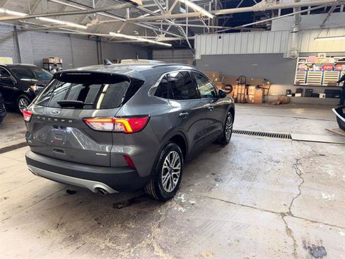 Certified 2022 Ford Escape SEL image 9