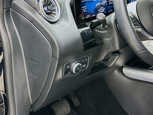 Used 2024 Mercedes-Benz GLA 250 4MATIC image 10