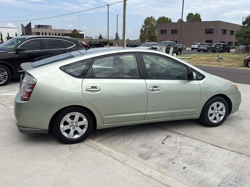 Used 2009 Toyota Prius w/ Pkg 6 FWD image 10
