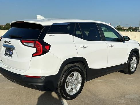 Used 2024 GMC Terrain SLE FWD image 12