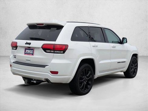Used 2020 Jeep Grand Cherokee Altitude image 5