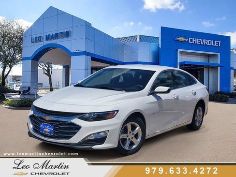 Used 2024 Chevrolet Malibu LT FWD image 1