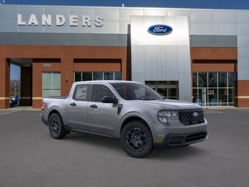 New 2025 Ford Maverick XLT image 7