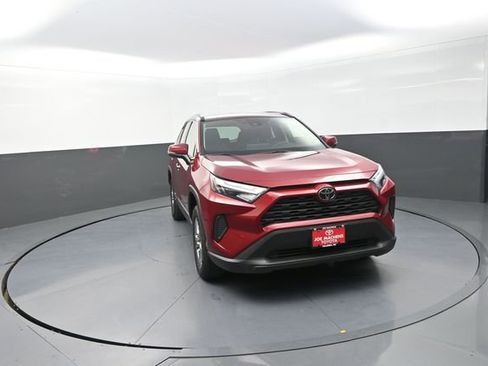 Used 2025 Toyota RAV4 XLE AWD/4WD image 24