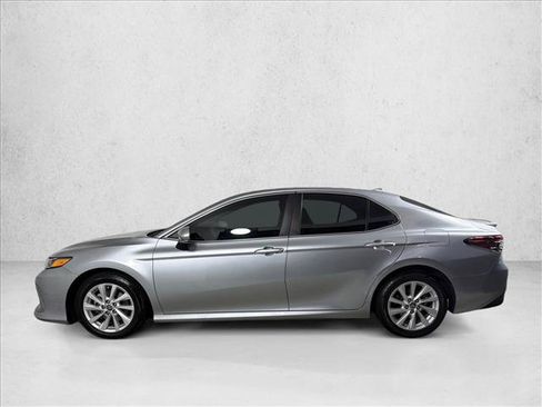 Used 2022 Toyota Camry LE w/ Convenience Package FWD image 7