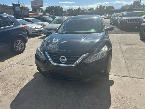 Used 2017 Nissan Altima 2.5 SV FWD image 2