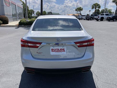 Used 2013 Toyota Avalon XLE Premium FWD image 4