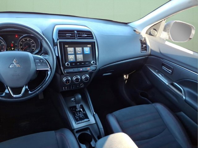 Used 2025 Mitsubishi Outlander Sport ES AWD/4WD image 18
