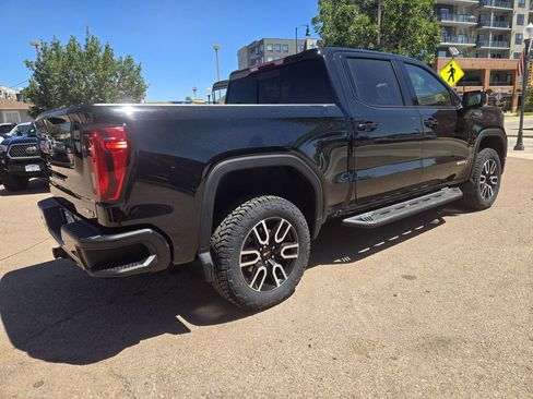 Used 2024 GMC Sierra 1500 AT4 w/ AT4 Premium Package AWD/4WD image 10