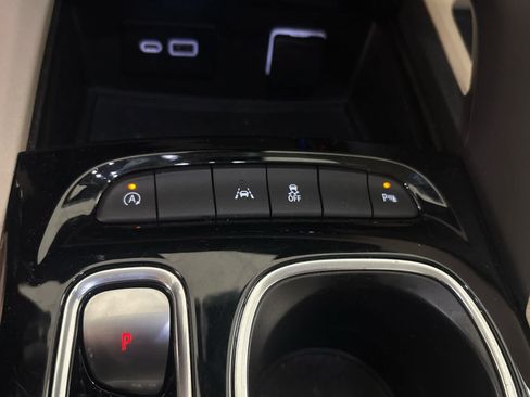 Used 2023 Buick Envision Preferred FWD image 33