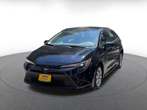 Used 2025 Toyota Corolla LE FWD image 8