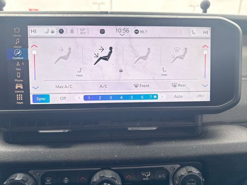 Used 2024 Jeep Gladiator Sport image 19