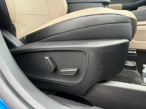 Used 2020 Ford Escape Titanium AWD/4WD image 27
