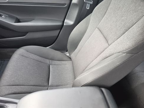Certified 2023 Honda Accord EX image 25