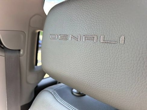 Used 2021 GMC Sierra 1500 Denali AWD/4WD image 12
