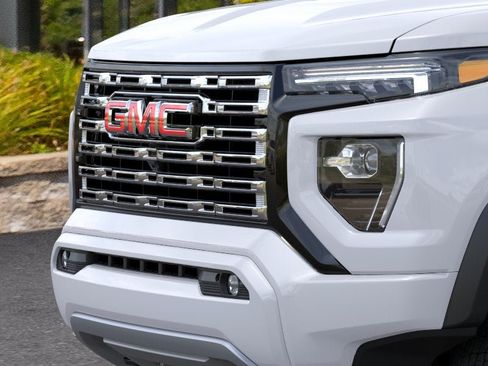 New 2026 GMC Canyon Denali AWD/4WD image 13