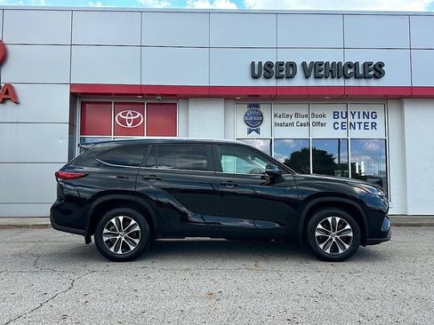 Certified 2023 Toyota Highlander XLE AWD/4WD image 7