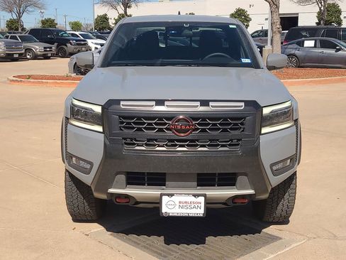 Used 2025 Nissan Frontier PRO-4X image 5