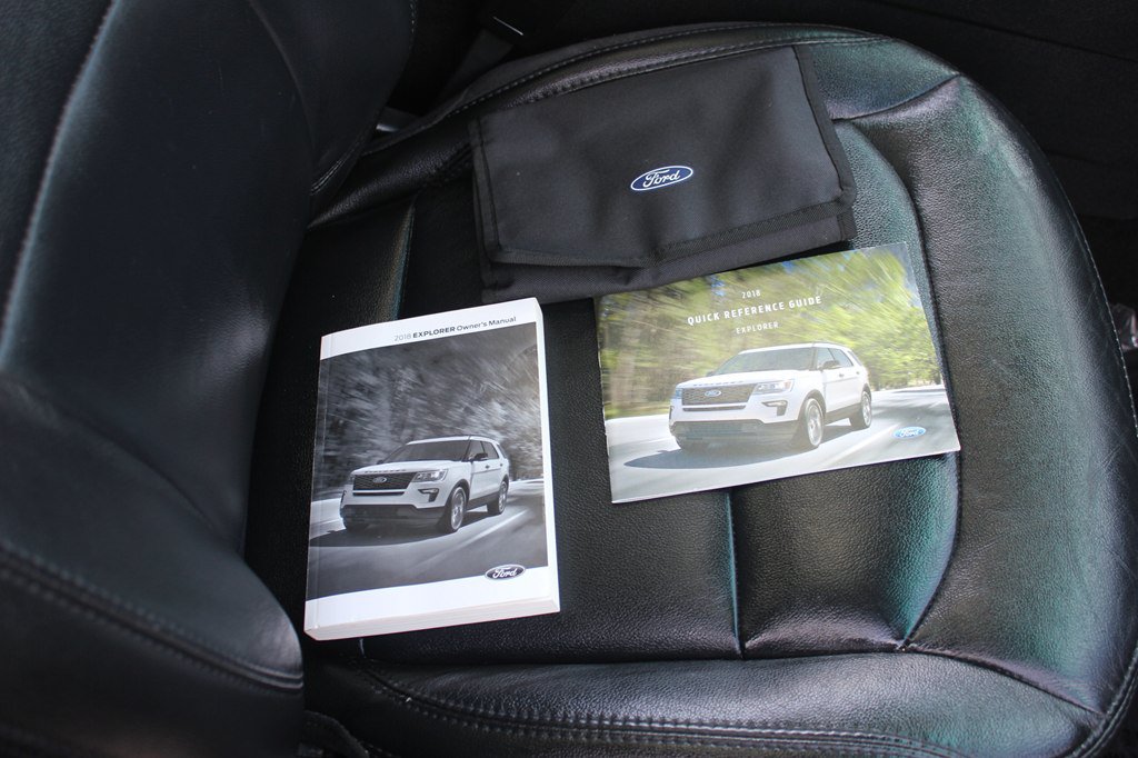 Used 2018 Ford Explorer XLT w/ Equipment Group 202A AWD/4WD image 32