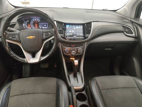 Used 2019 Chevrolet Trax LT w/ LT Convenience Package image 22