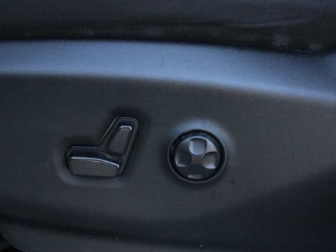 Used 2024 Chrysler Voyager LX FWD image 21