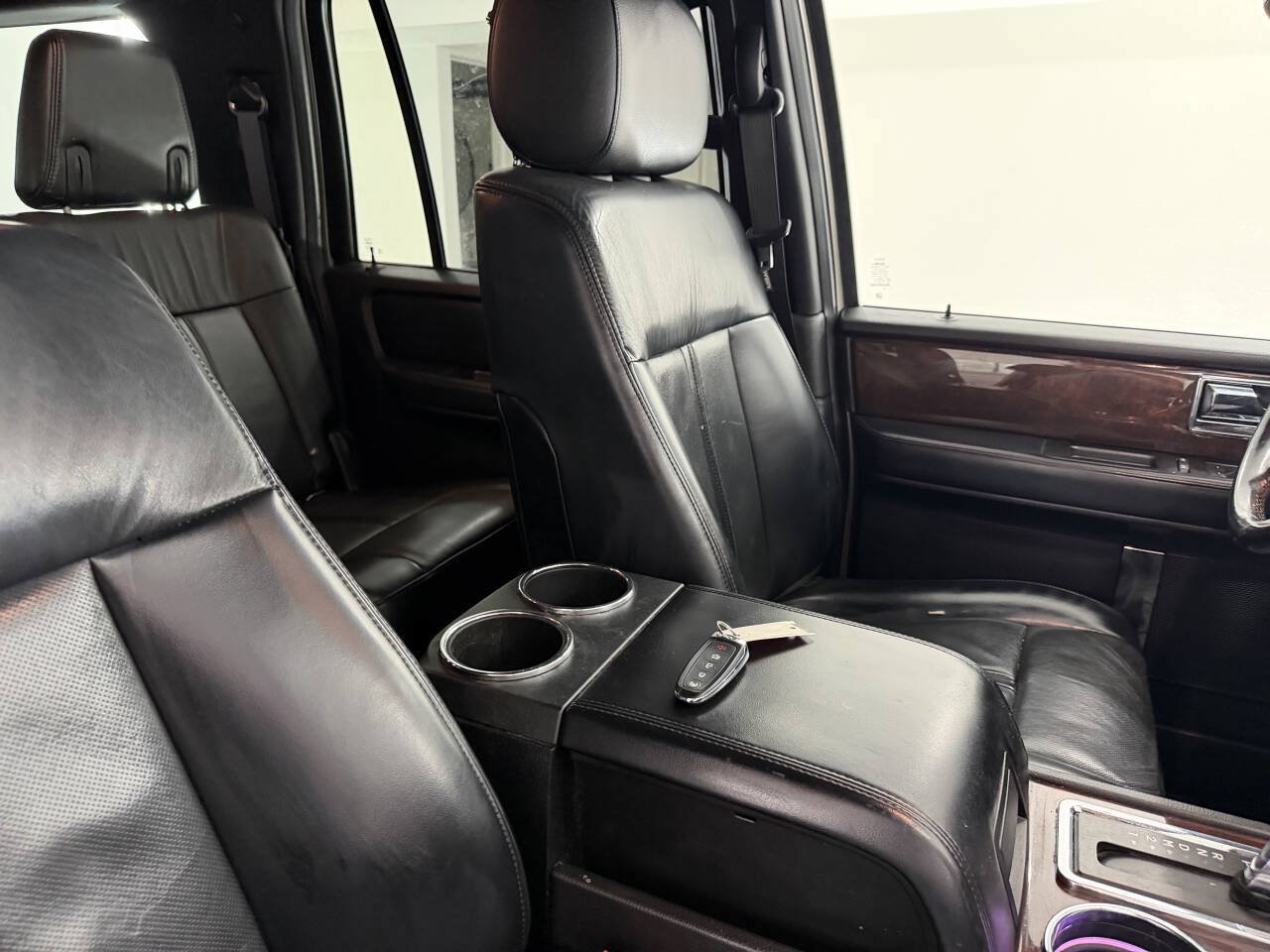 Used 2017 Lincoln Navigator L Select AWD/4WD image 14