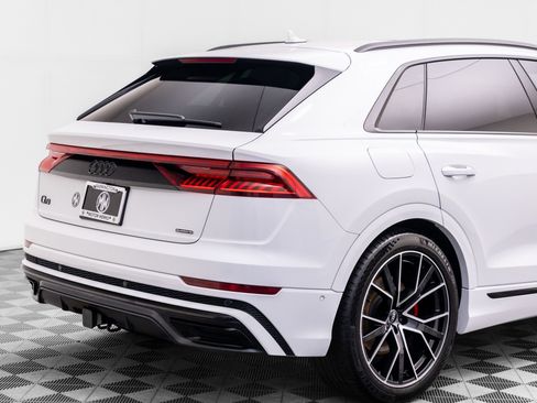 Used 2022 Audi Q8 Prestige w/ Prestige Package AWD/4WD image 32