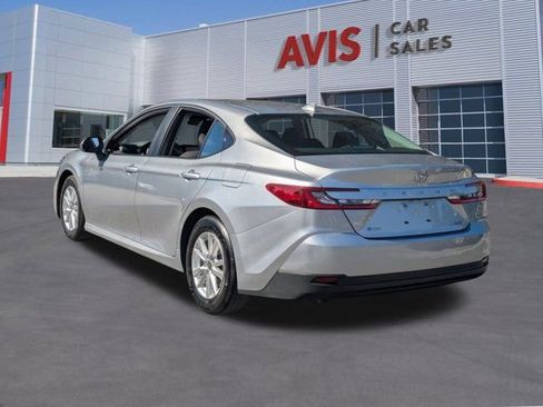 Used 2025 Toyota Camry LE image 9
