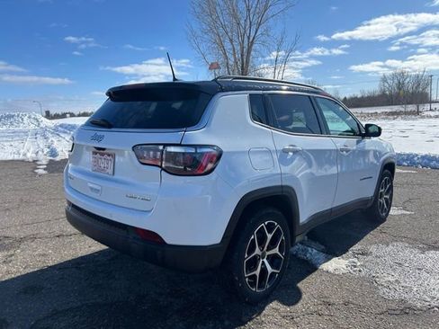 Used 2025 Jeep Compass Limited image 6